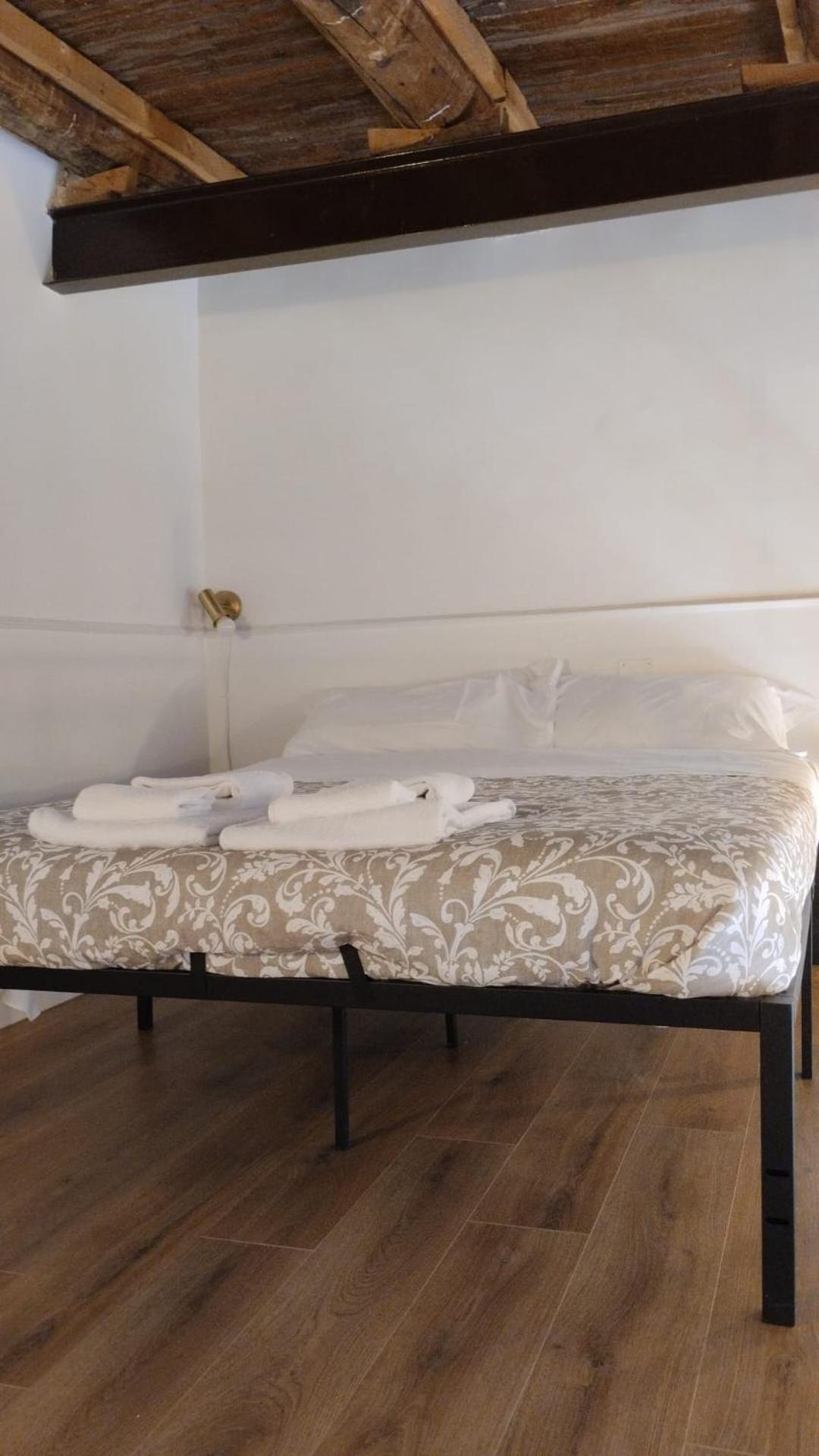 Residence E Appartamenti Cavallerizza Naples Luaran gambar