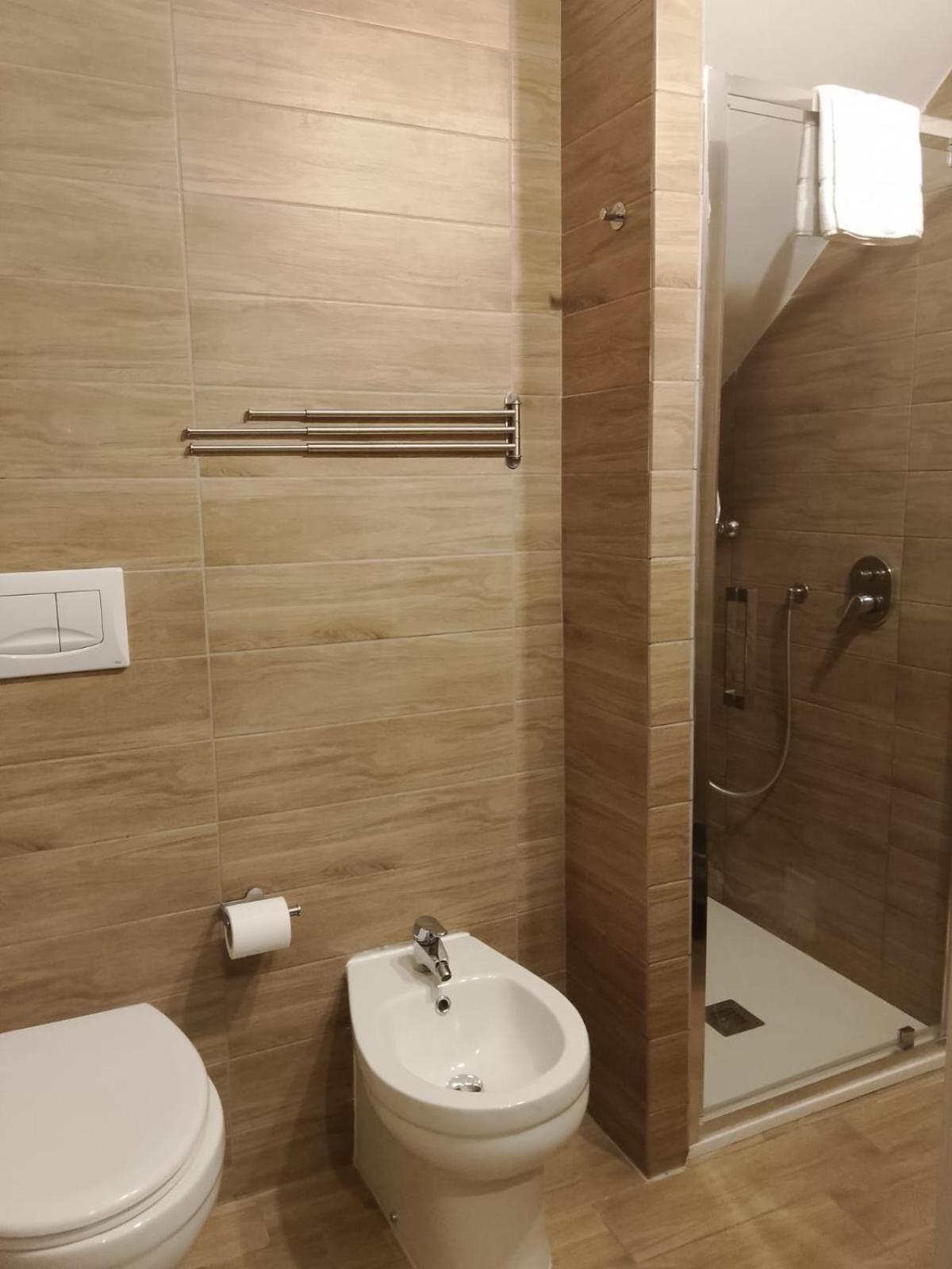Residence E Appartamenti Cavallerizza Naples Luaran gambar
