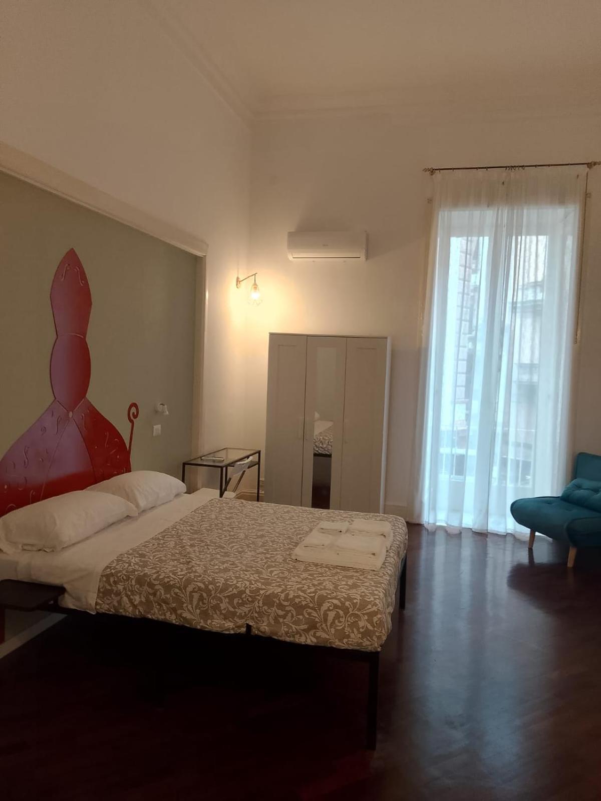 Residence E Appartamenti Cavallerizza Naples Luaran gambar