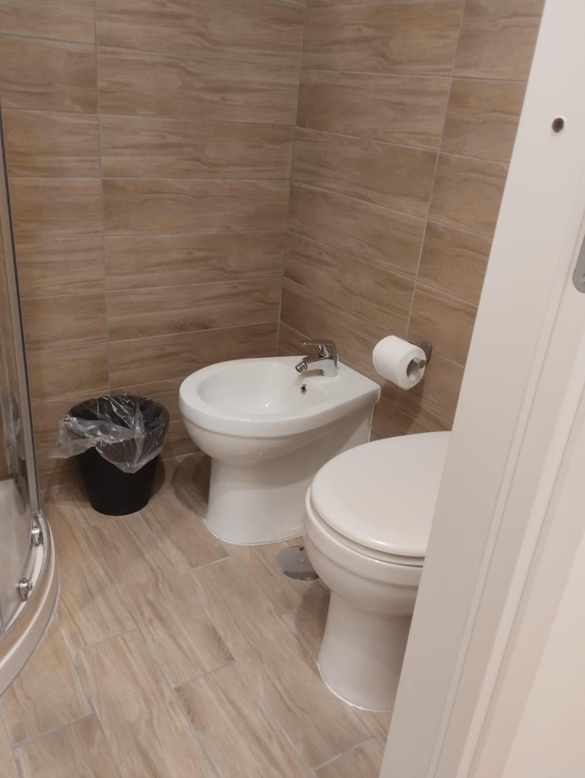 Residence E Appartamenti Cavallerizza Naples Luaran gambar