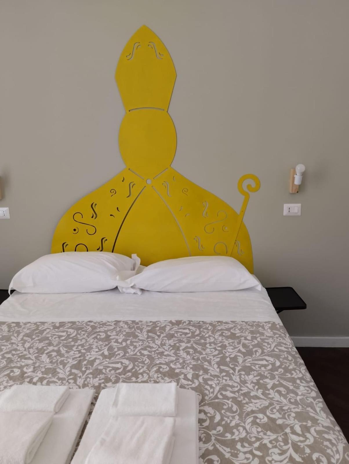 Residence E Appartamenti Cavallerizza Naples Luaran gambar