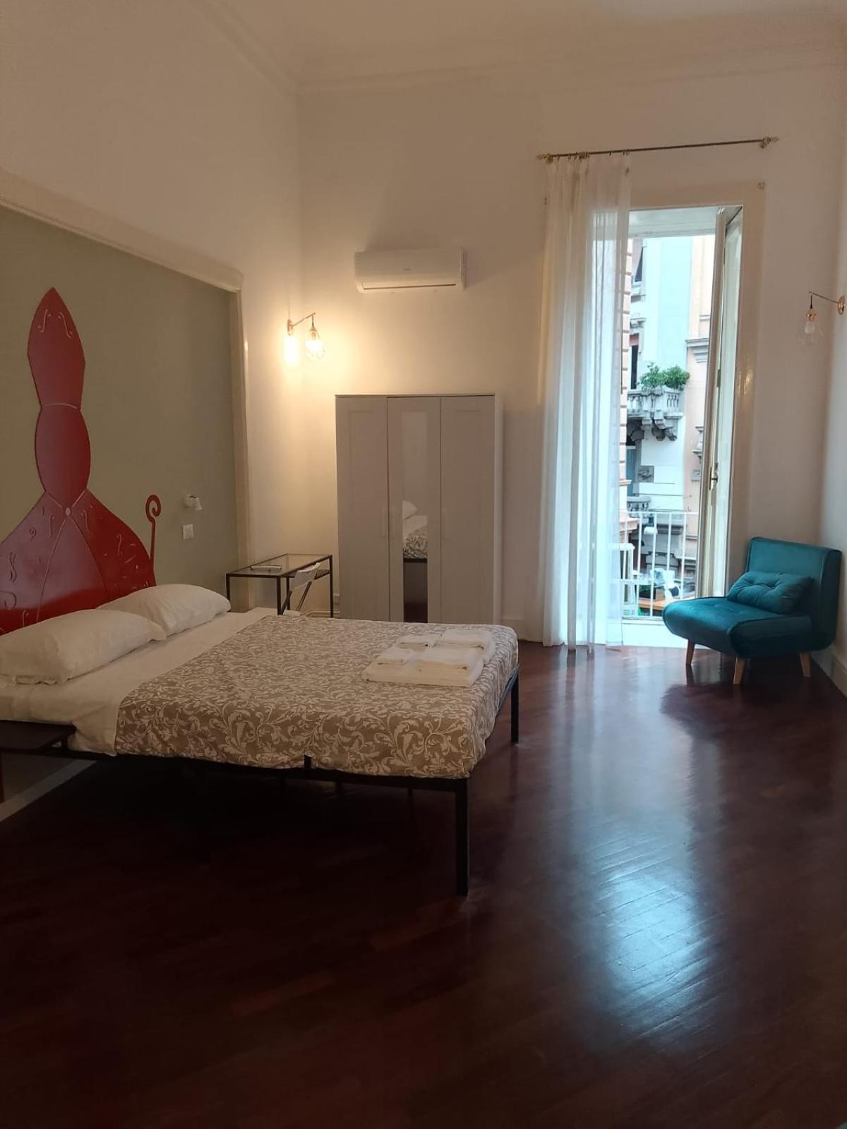 Residence E Appartamenti Cavallerizza Naples Luaran gambar