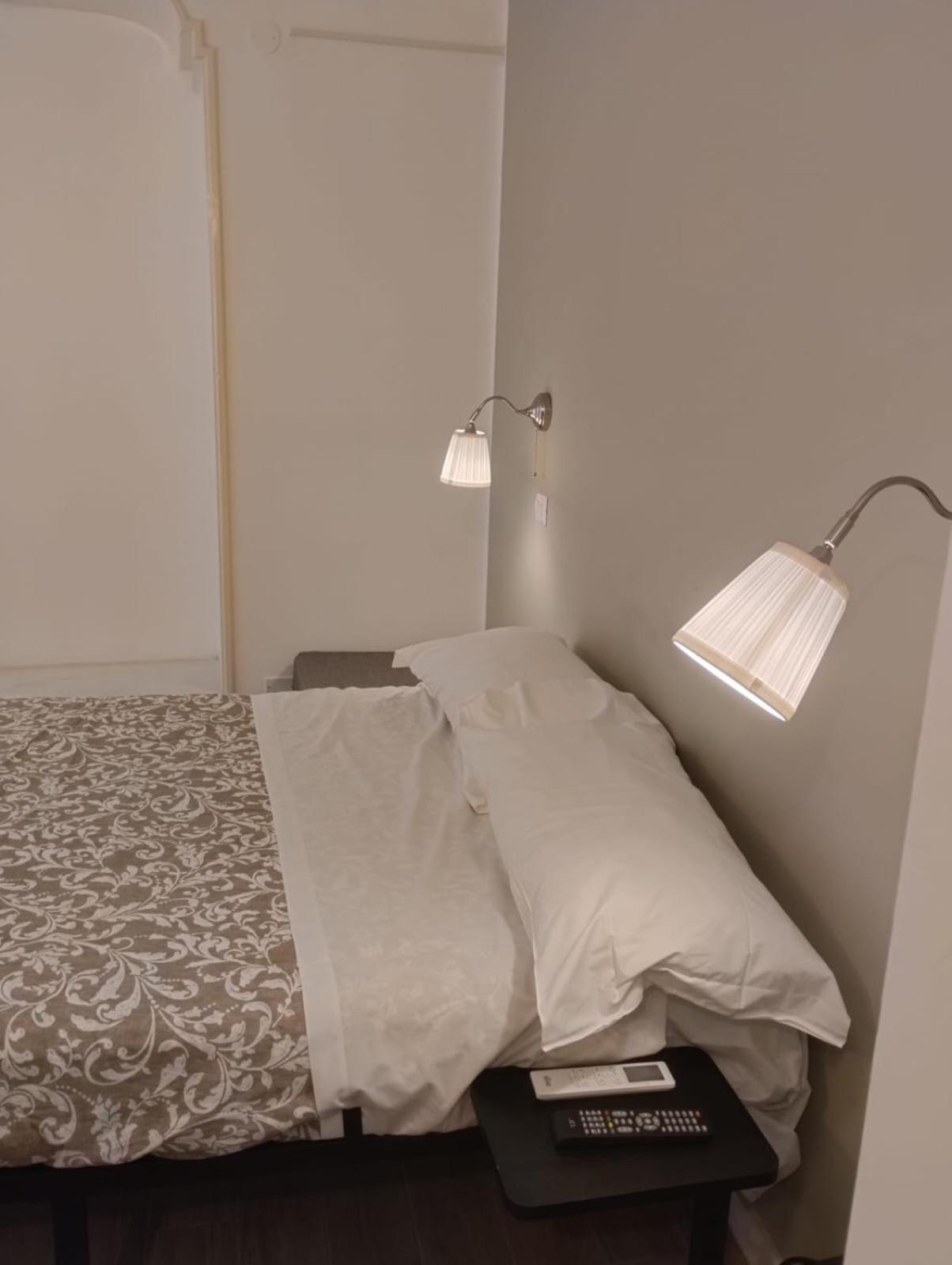 Residence E Appartamenti Cavallerizza Naples Luaran gambar