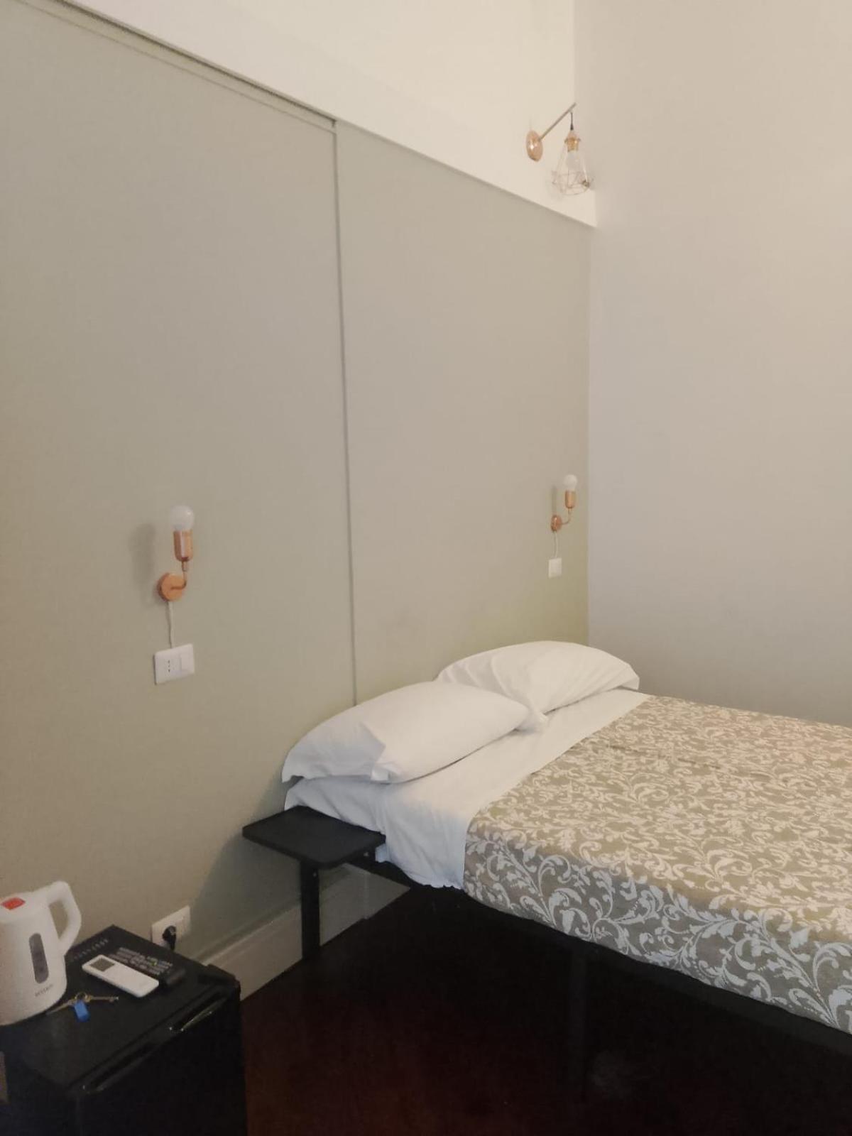 Residence E Appartamenti Cavallerizza Naples Luaran gambar