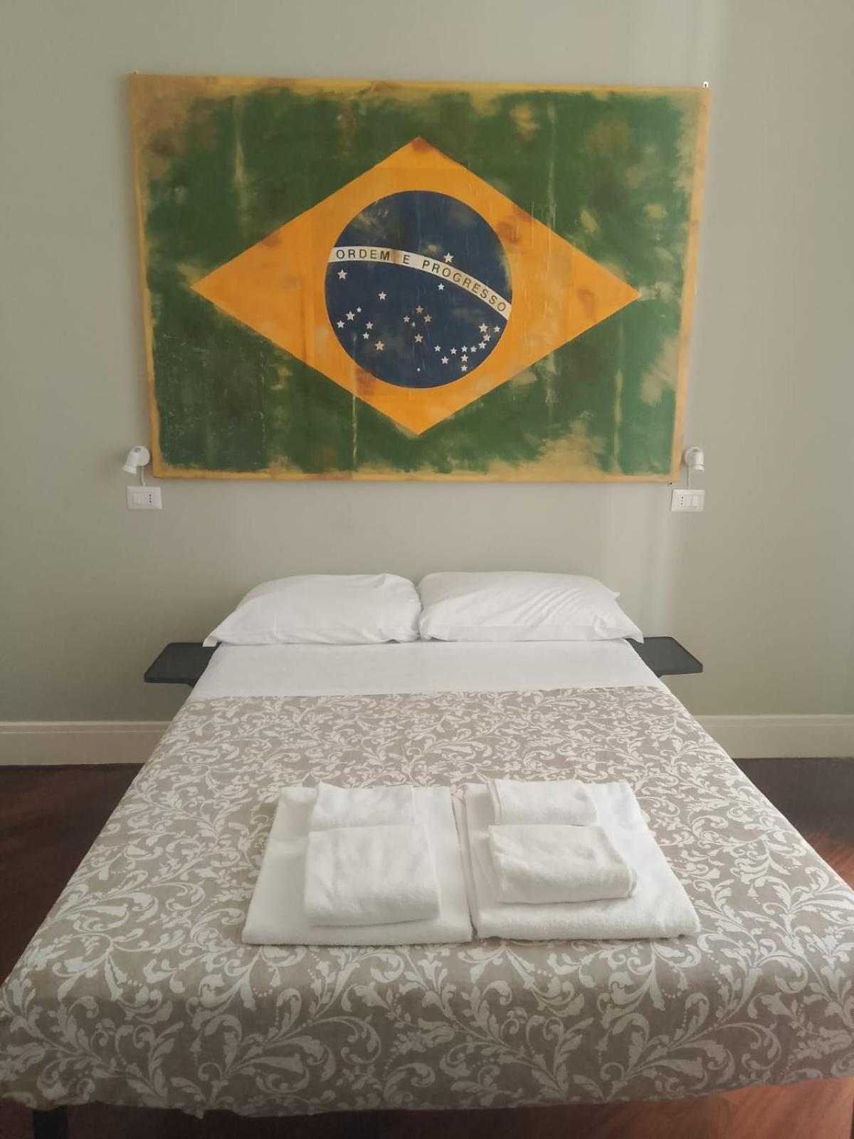 Residence E Appartamenti Cavallerizza Naples Luaran gambar