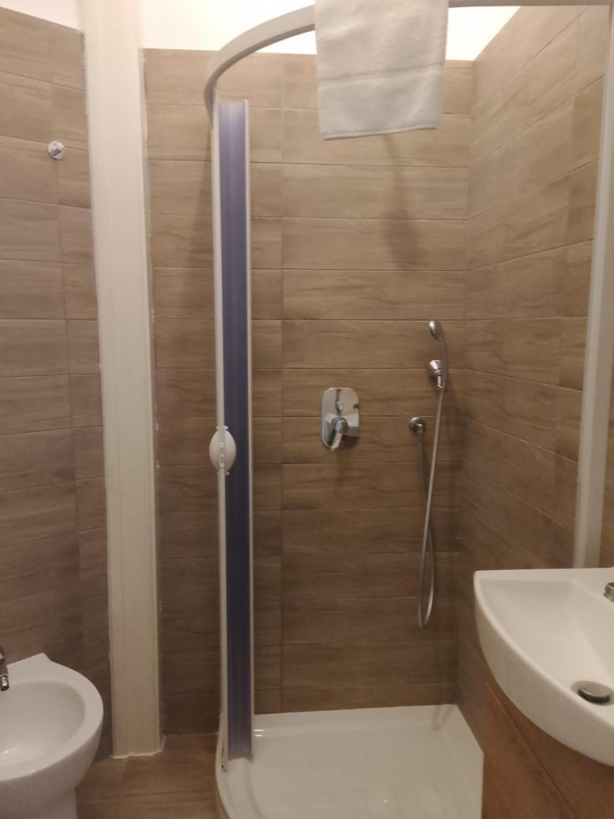 Residence E Appartamenti Cavallerizza Naples Luaran gambar